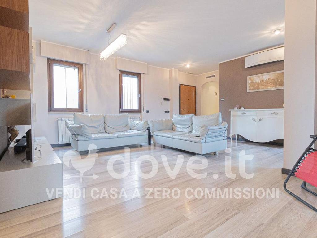 appartamento in vendita a Roma in zona Torre Gaia