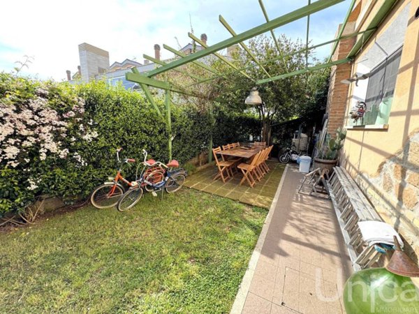 casa indipendente in vendita a Roma in zona Pantan Monastero