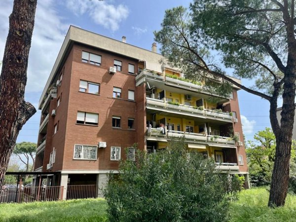 appartamento in vendita a Roma in zona Cinecittà
