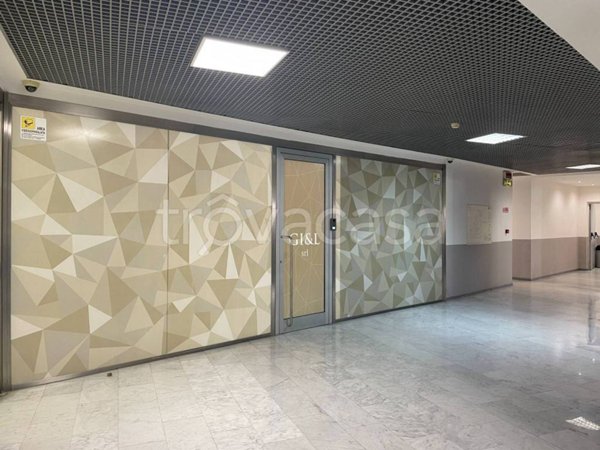 negozio in vendita a Roma in zona Casal Palocco