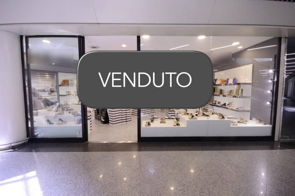 negozio in vendita a Roma in zona Ardeatino
