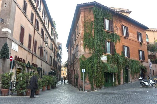 negozio in vendita a Roma in zona Trastevere