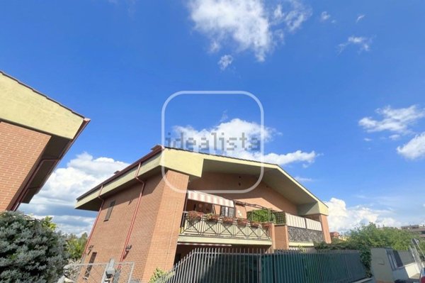 appartamento in vendita a Roma in zona Lunghezza