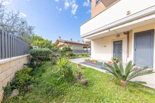 appartamento in vendita a Roma in zona Casal Morena