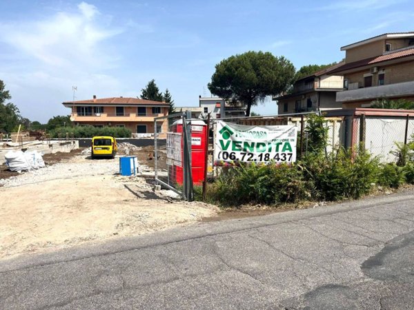 casa indipendente in vendita a Roma in zona Casal Morena