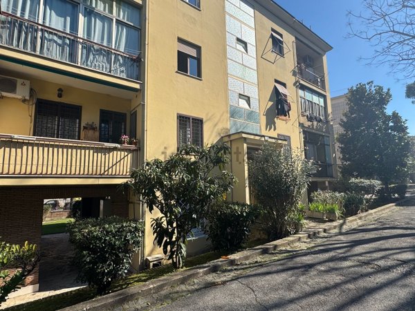 appartamento in vendita a Roma in zona Ostiense