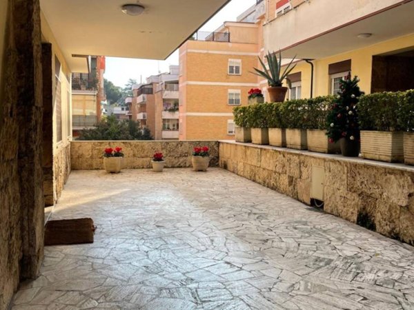 appartamento in vendita a Roma in zona Grottarossa