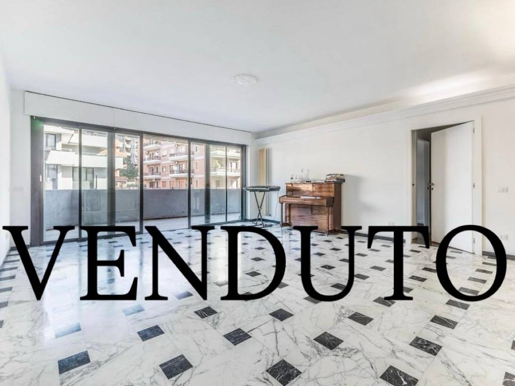 appartamento in vendita a Roma in zona Ardeatino