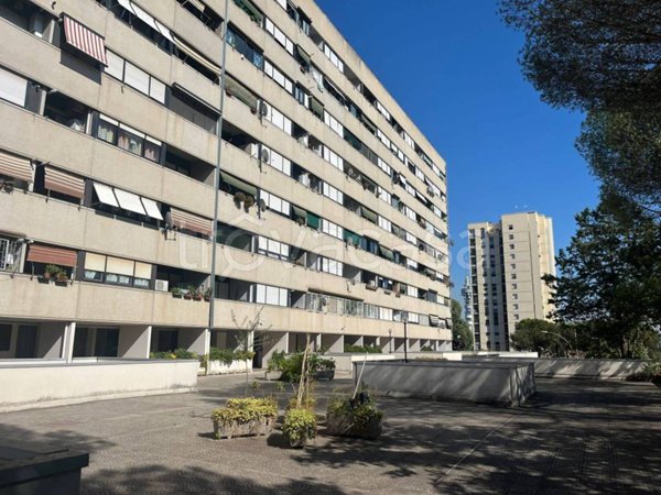 appartamento in vendita a Roma in zona Ostiense