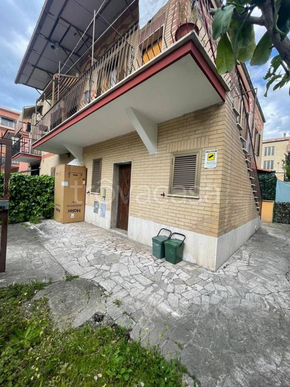 locale di sgombero in vendita a Roma in zona Fidene