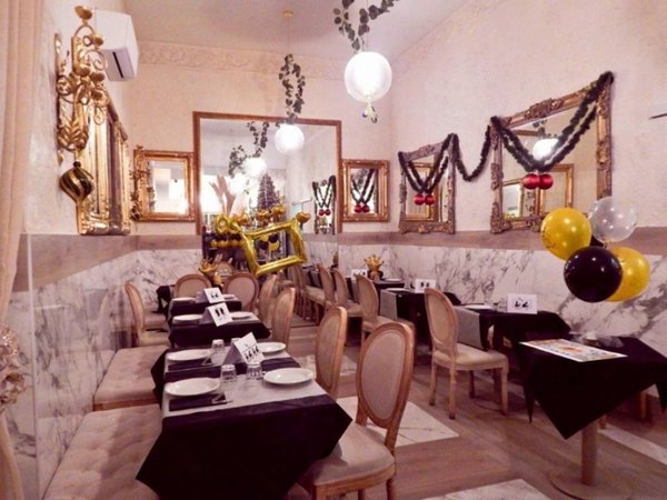 negozio in vendita a Roma in zona Appio Claudio