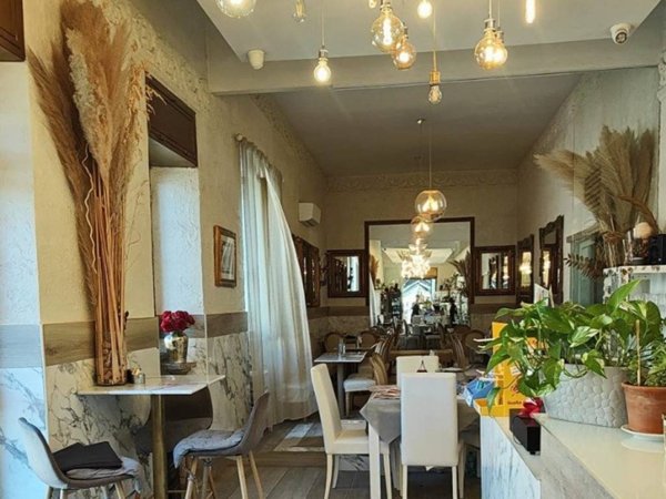 negozio in vendita a Roma in zona Appio Claudio