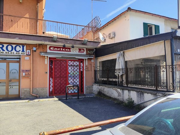 negozio in vendita a Roma in zona Prima Porta