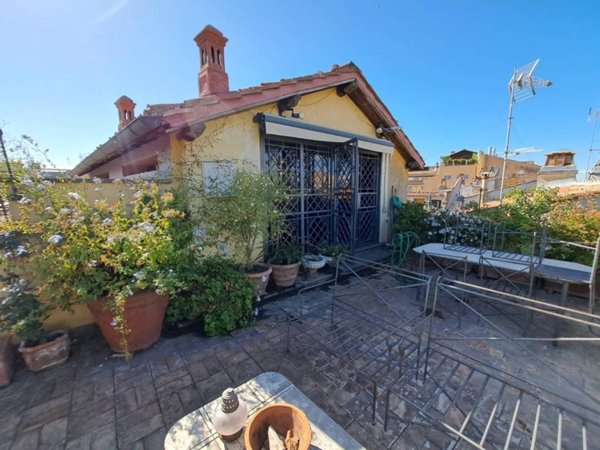 appartamento in vendita a Roma in zona Parione/Sant'Eustachio