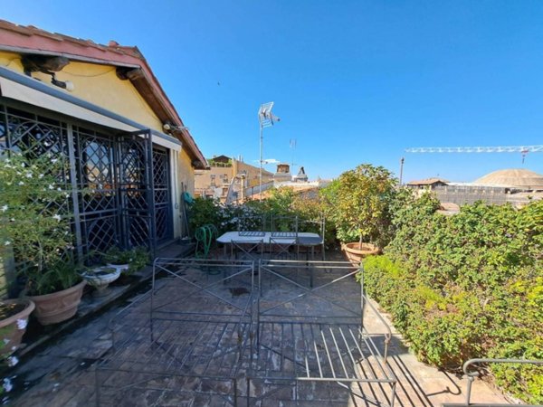 appartamento in vendita a Roma in zona Parione/Sant'Eustachio