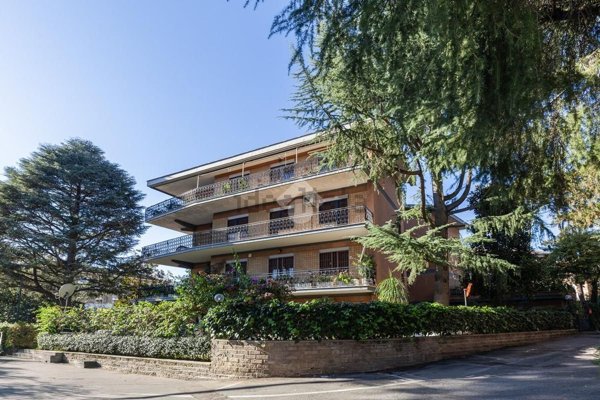 appartamento in vendita a Roma in zona Gianicolense