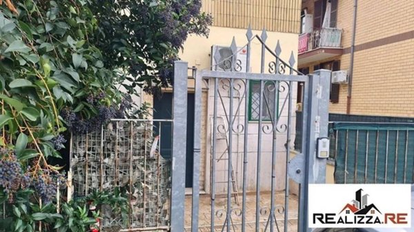 appartamento in vendita a Roma in zona Tor Bella Monaca