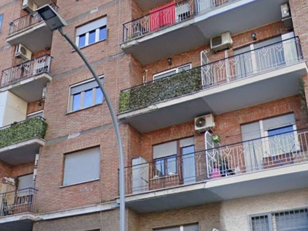 appartamento in vendita a Roma in zona Tuscolano