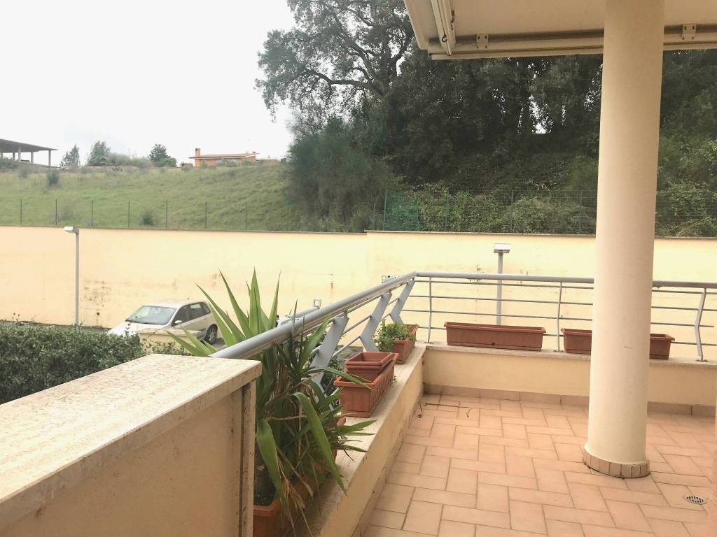 appartamento in vendita a Roma in zona Acilia
