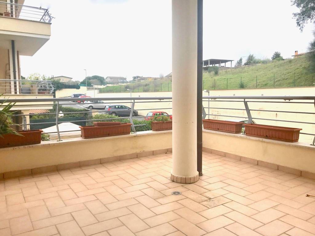 appartamento in vendita a Roma in zona Vitinia