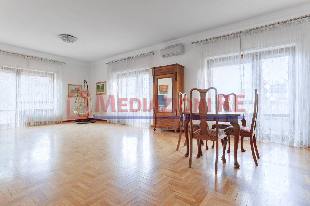 appartamento in vendita a Roma in zona Mostacciano