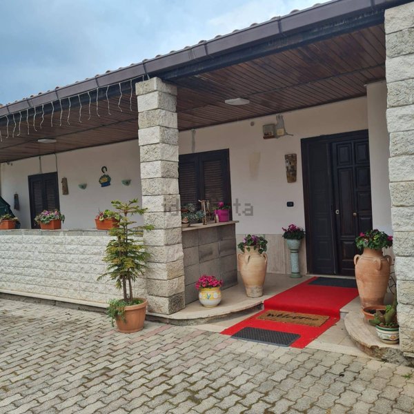 casa indipendente in vendita a Roma in zona Piana del Sole