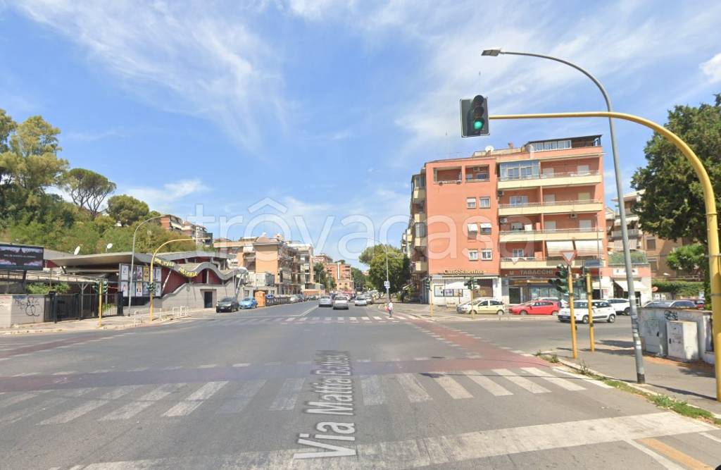 negozio in vendita a Roma in zona Primavalle