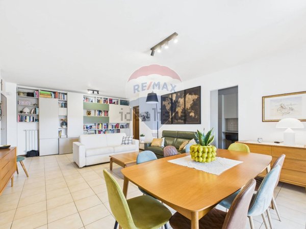 appartamento in vendita a Roma in zona Ardeatino