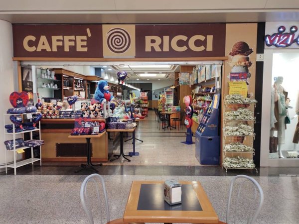 negozio in vendita a Roma in zona Ardeatino