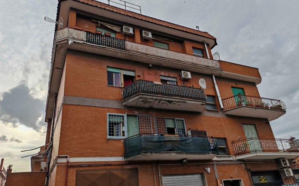 appartamento in vendita a Roma in zona Colle Prenestino