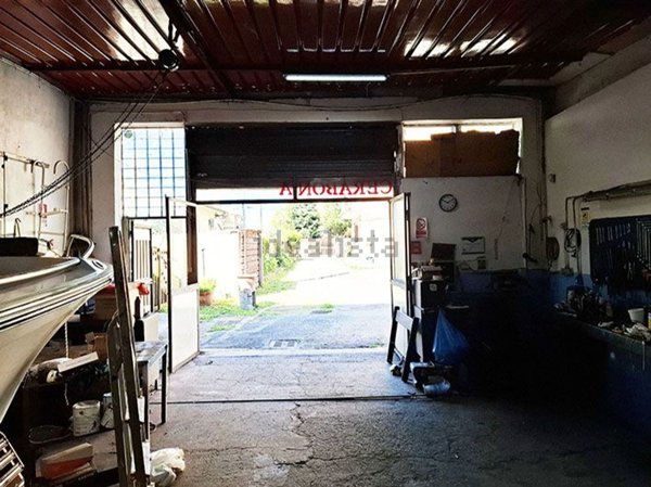 locale commerciale in vendita a Roma in zona Trigoria