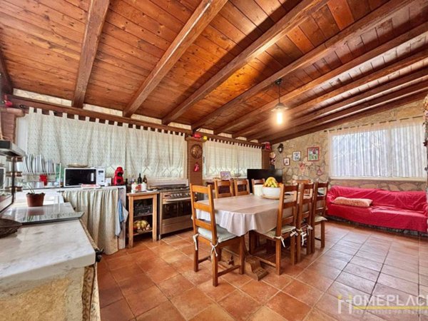 appartamento in vendita a Roma in zona Lunghezza