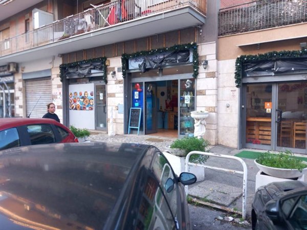 negozio in vendita a Roma in zona Tor Sapienza