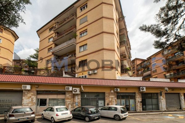 ufficio in vendita a Roma in zona Aurelio