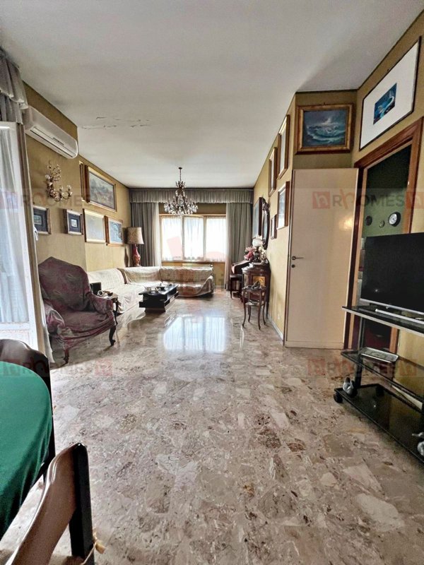 appartamento in vendita a Roma in zona Appio Claudio