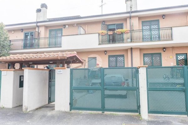 casa indipendente in vendita a Roma in zona Ponte Mammolo