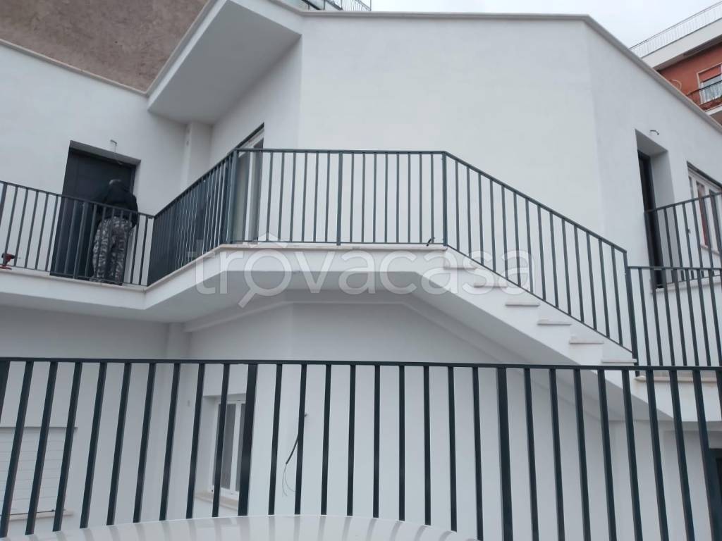 appartamento in vendita a Roma in zona Colle del Sole
