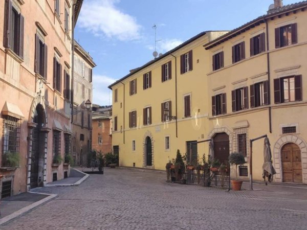 intera palazzina in vendita a Roma in zona Pigna - Sant'Angelo