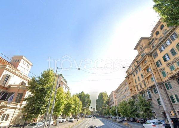 negozio in vendita a Roma in zona Salario