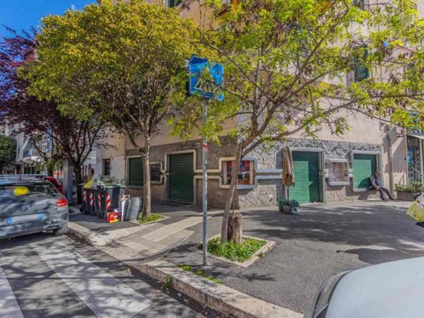 negozio in vendita a Roma in zona Prenestino-Centocelle