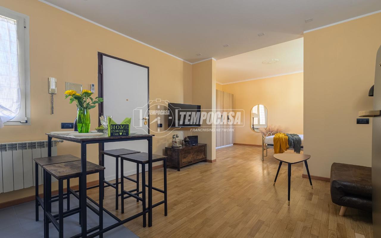 appartamento in vendita a Roma in zona Tuscolano