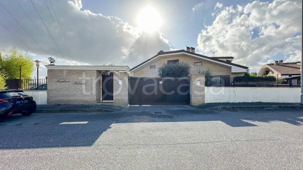 casa indipendente in vendita a Roma in zona San Basilio