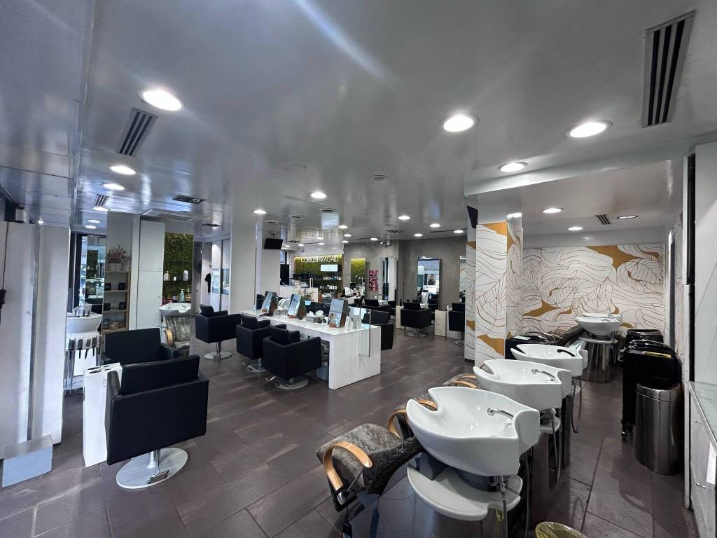 negozio in vendita a Roma in zona Tor di Quinto