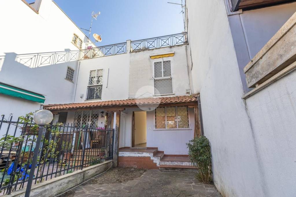casa indipendente in vendita a Roma in zona Ponte Mammolo