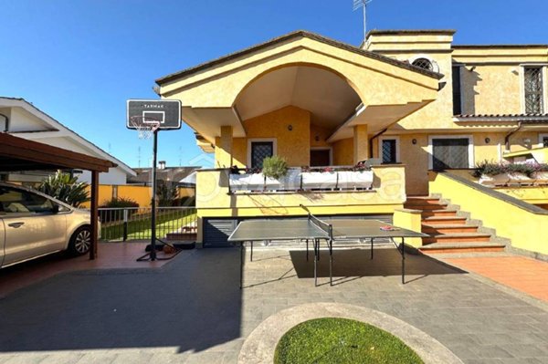casa indipendente in vendita a Roma in zona Infernetto