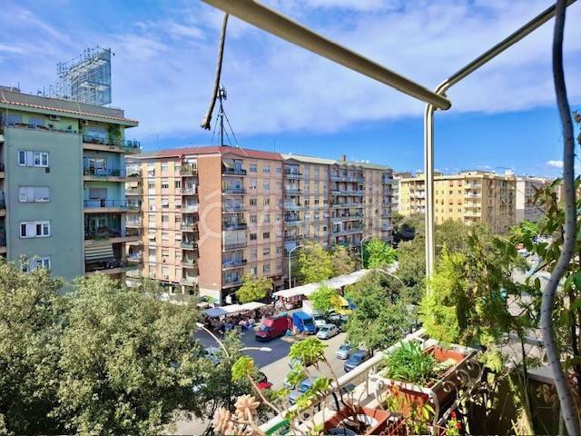 appartamento in vendita a Roma in zona Ostiense