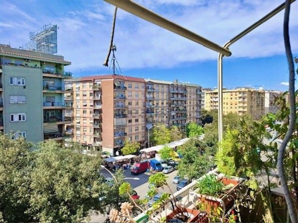 appartamento in vendita a Roma in zona Ostiense