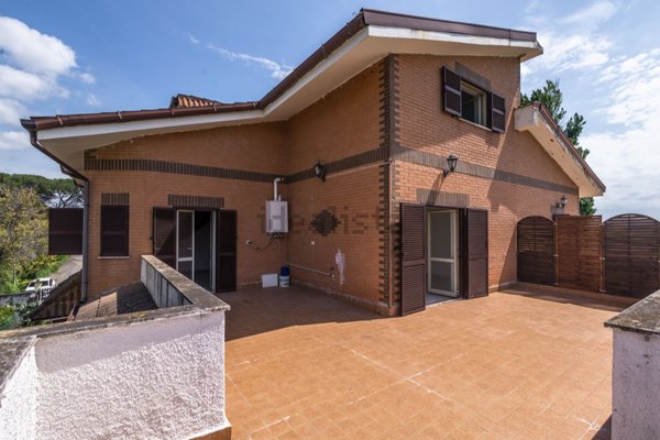 casa indipendente in vendita a Roma in zona Casal Monastero