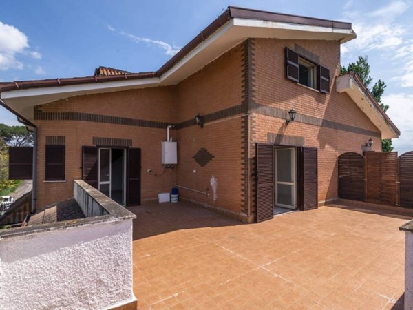 casa indipendente in vendita a Roma in zona Casal Monastero