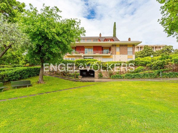 casa indipendente in vendita a Roma in zona EUR